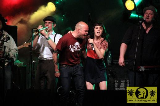 Dr. Ring Ding (D) and Friends (El Bosso, Jackie Mendez, Dani Radic, Leo) 20 Jahre This Is Ska Festival Birthday Bash - Wasserburg, Rosslau 25.06.2016 (47).JPG